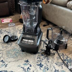 Ninja Professional 1500 Watts Blender/Food Processor Combo Pack w/ Smoothie Cup